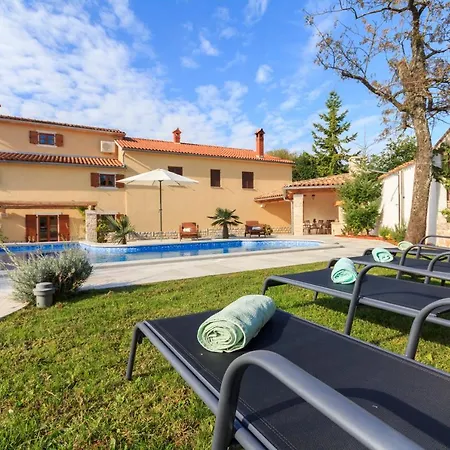Benina Rossa 1 Villa