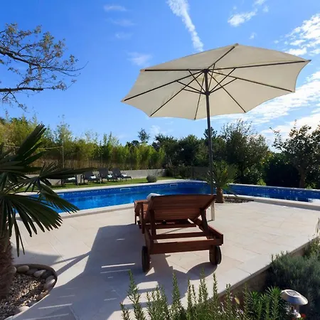 Benina Rossa 1 Villa