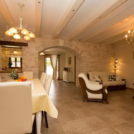 Villa Benina Rossa 1